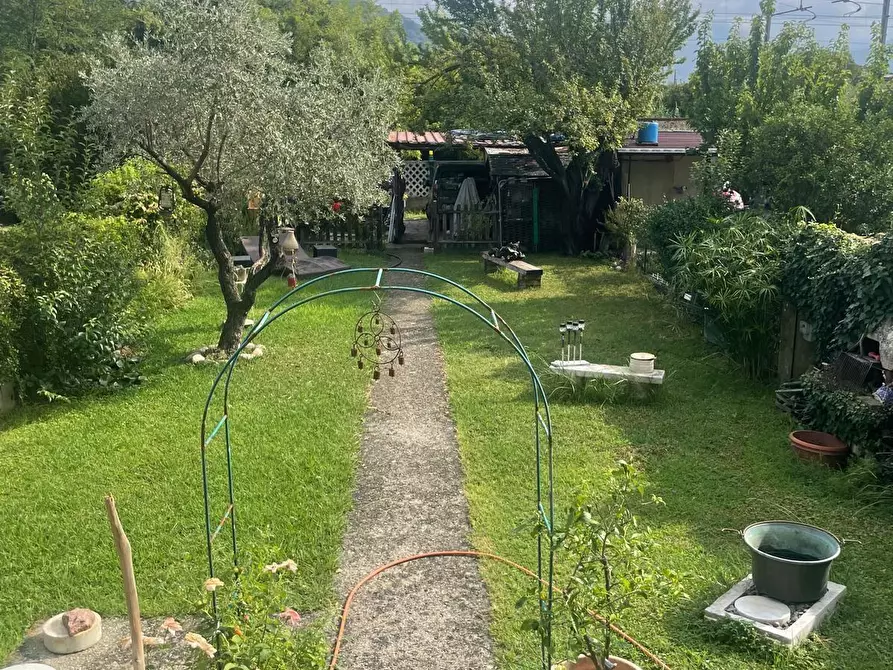 Immagine 23 di Villetta a schiera in vendita  a Carrara