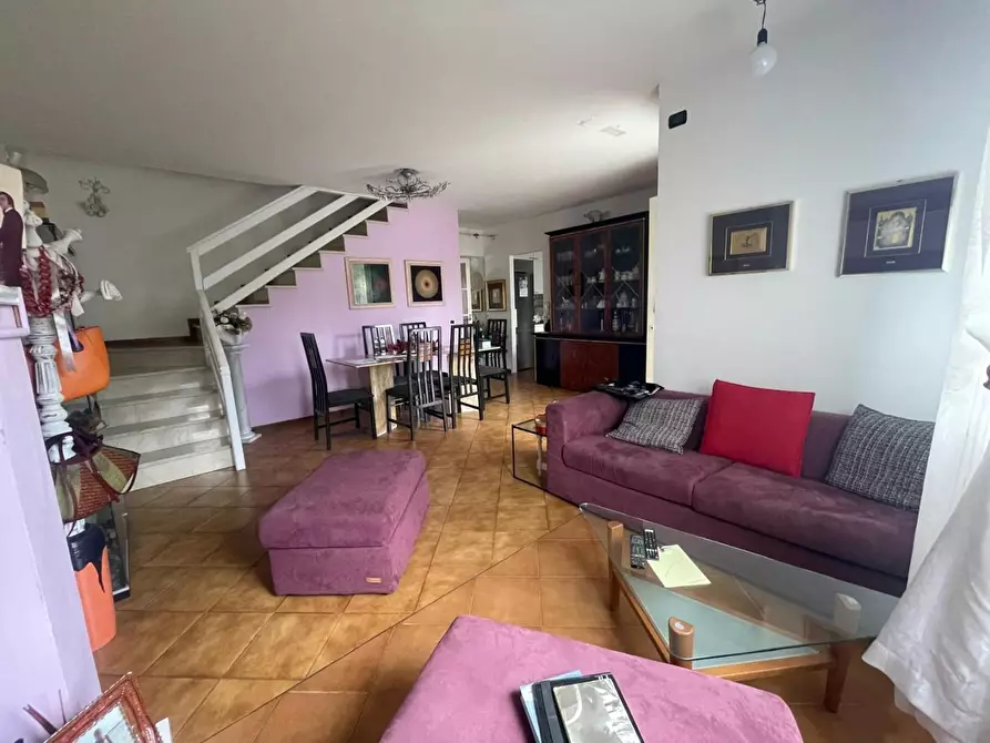 Immagine 15 di Villetta a schiera in vendita  a Carrara