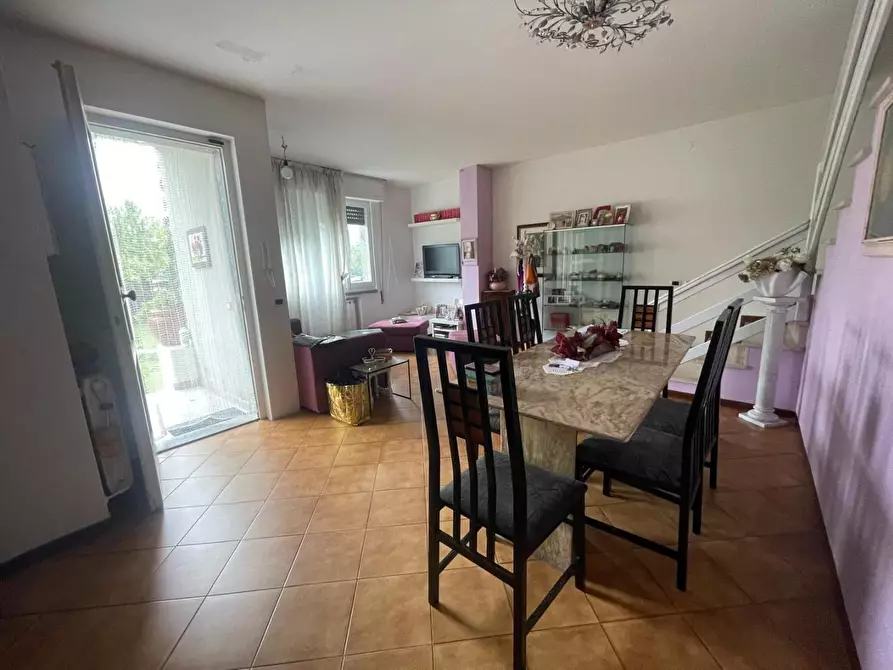 Immagine 8 di Villetta a schiera in vendita  a Carrara