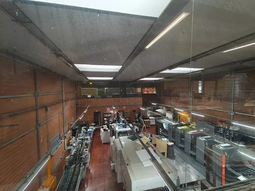 Immagine 17 di Attività artigianale in vendita  a Lucca