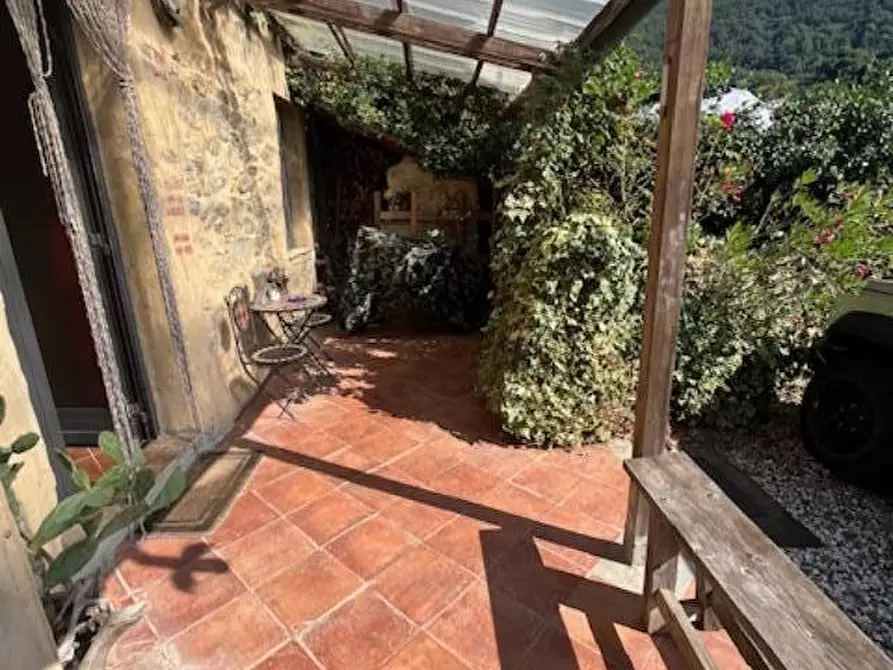 Immagine 2 di Casa bifamiliare in vendita  a Fosdinovo