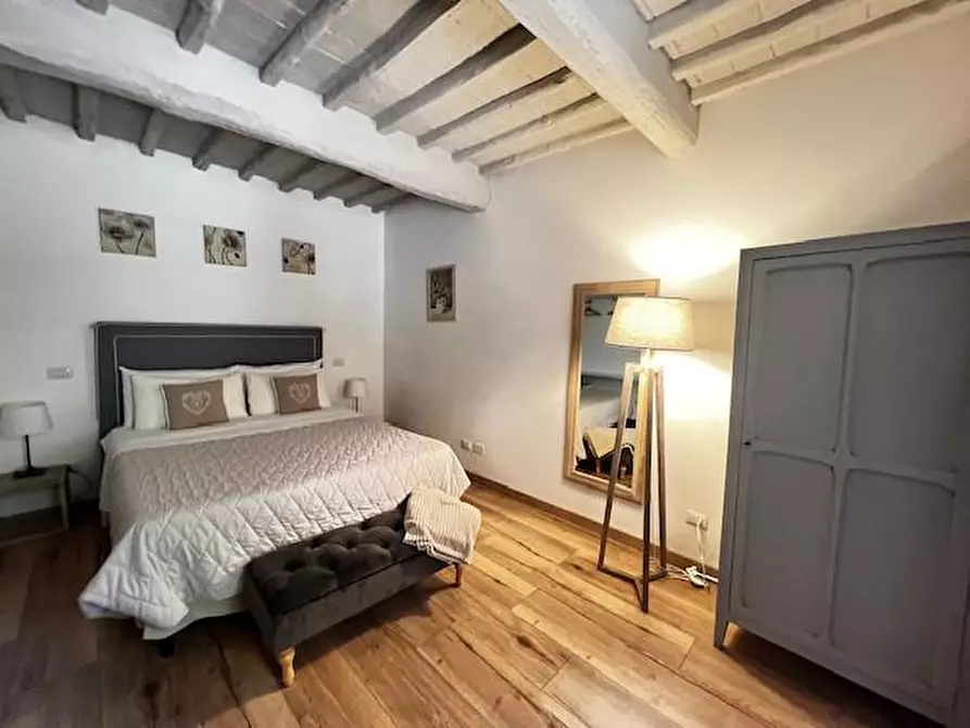 Immagine 7 di Appartamento in vendita  a Siena