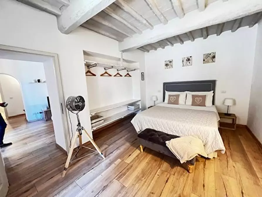 Immagine 8 di Appartamento in vendita  a Siena