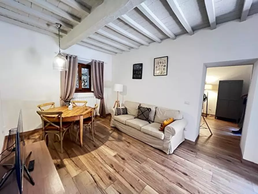 Immagine 1 di Appartamento in vendita  a Siena