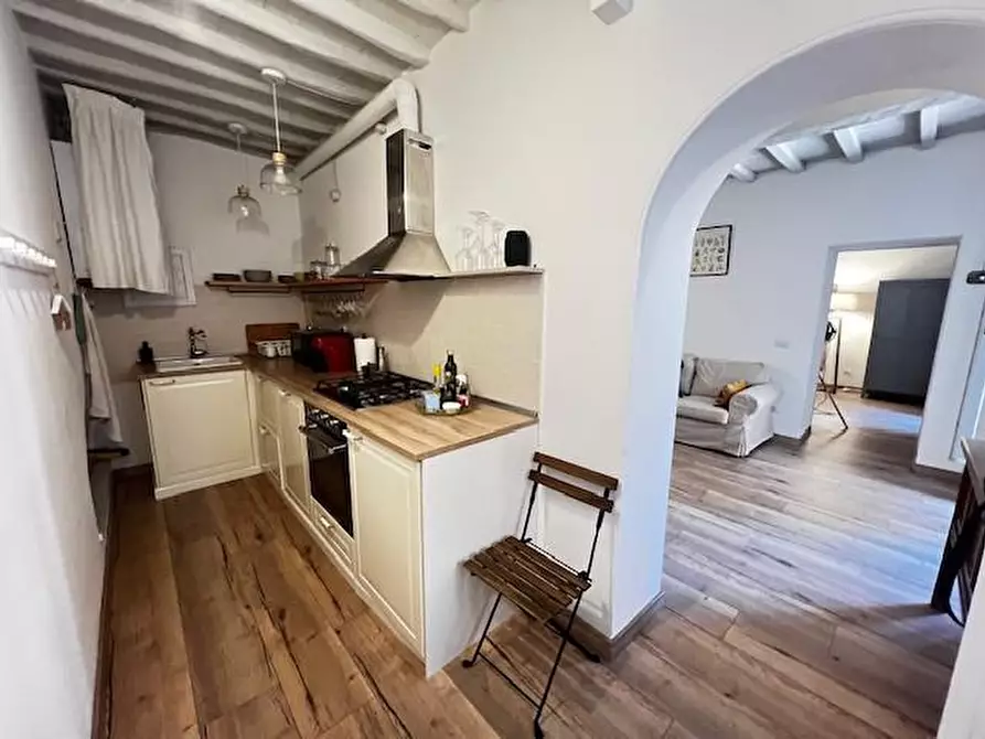 Immagine 4 di Appartamento in vendita  a Siena