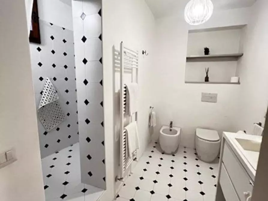 Immagine 13 di Appartamento in vendita  a Siena