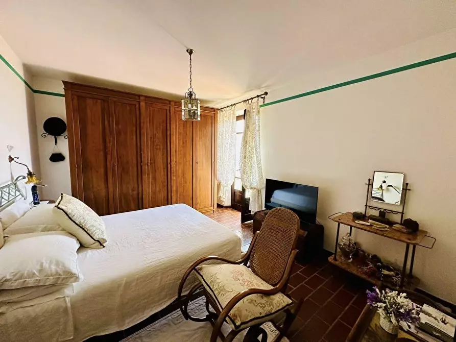 Immagine 29 di Casa colonica in vendita  a Massarosa