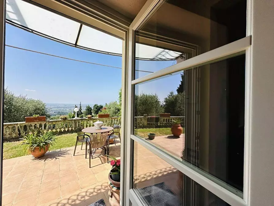 Immagine 41 di Casa colonica in vendita  a Massarosa