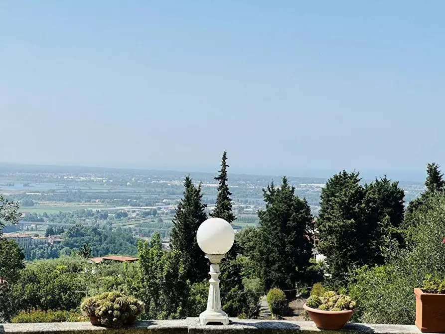 Immagine 43 di Casa colonica in vendita  a Massarosa