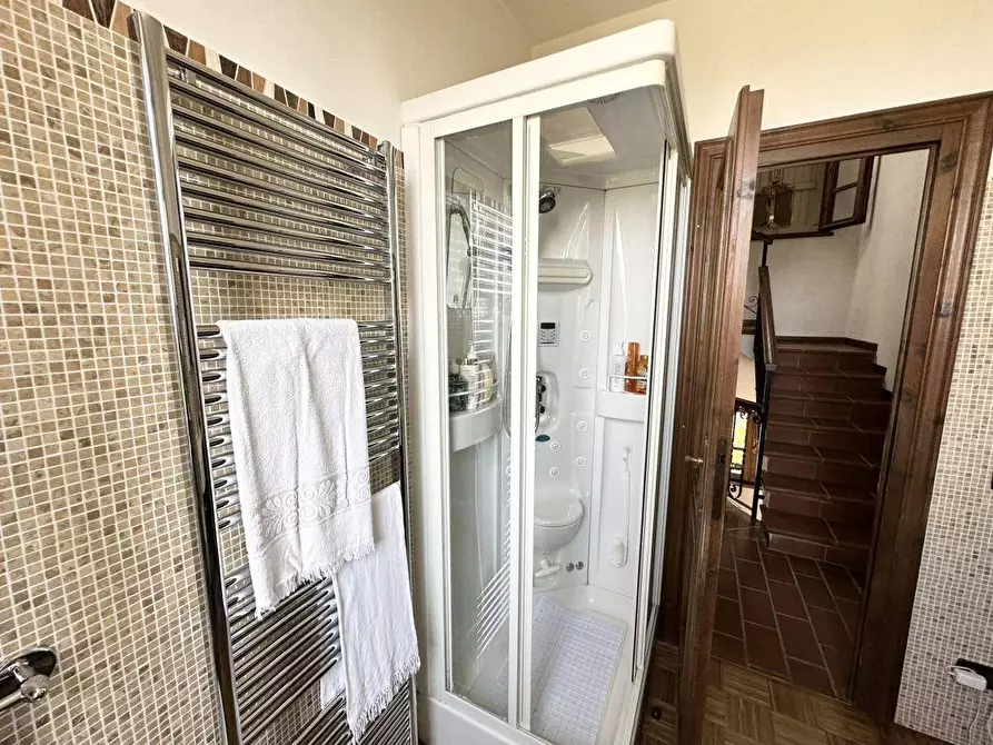 Immagine 27 di Casa colonica in vendita  a Massarosa