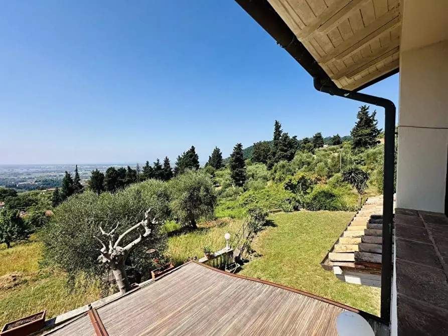 Immagine 38 di Casa colonica in vendita  a Massarosa