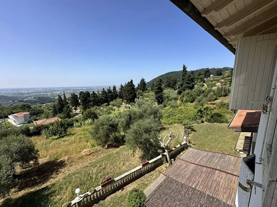 Immagine 39 di Casa colonica in vendita  a Massarosa