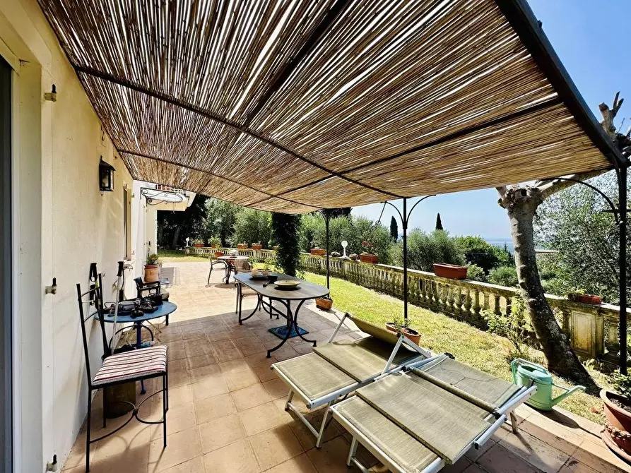 Immagine 4 di Casa colonica in vendita  a Massarosa