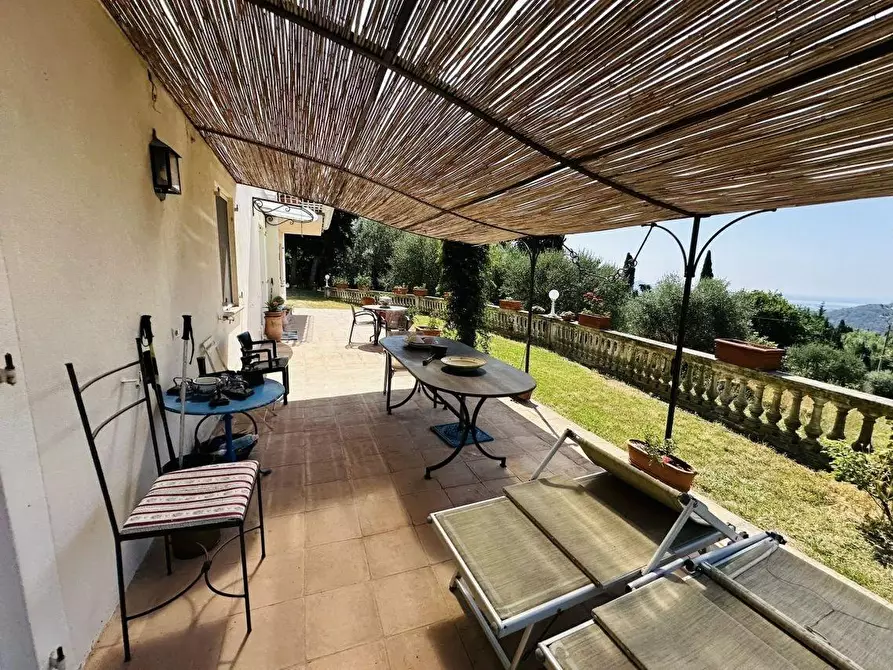 Immagine 11 di Casa colonica in vendita  a Massarosa