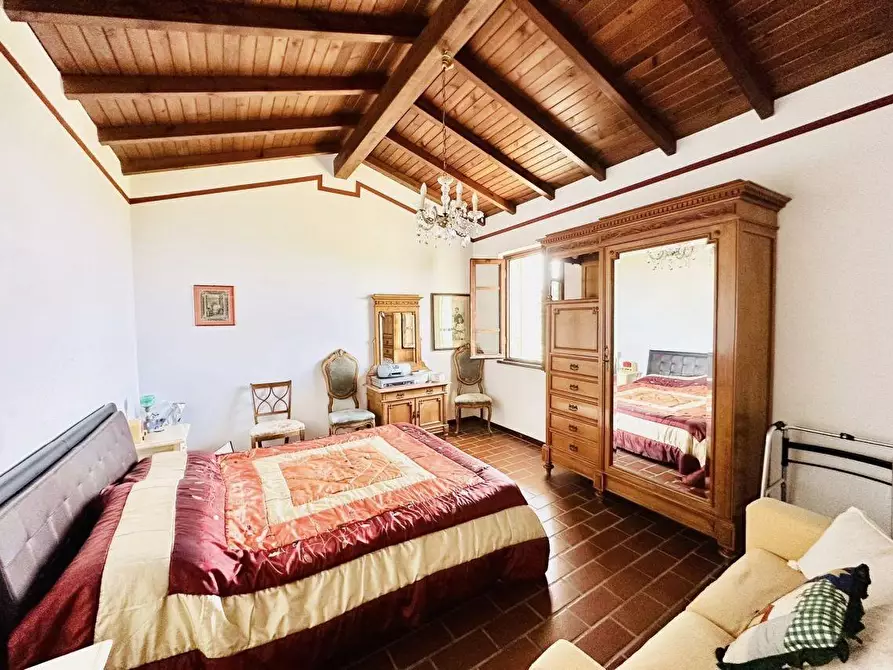 Immagine 21 di Casa colonica in vendita  a Massarosa