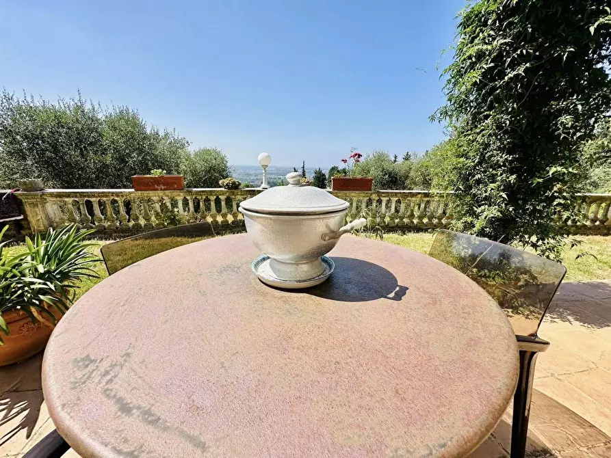 Immagine 12 di Casa colonica in vendita  a Massarosa