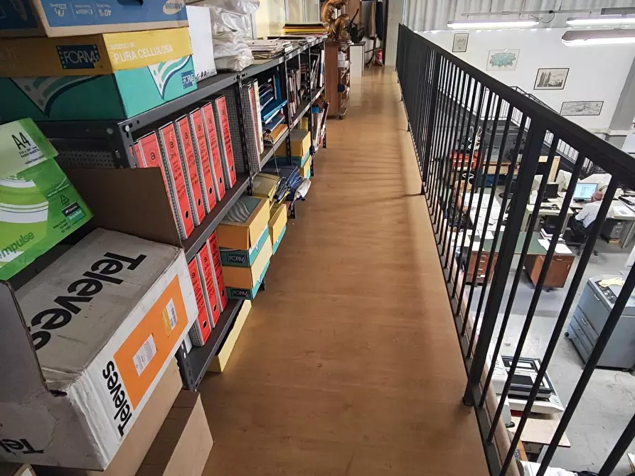 Immagine 7 di Capannone industriale in vendita  a Lucca