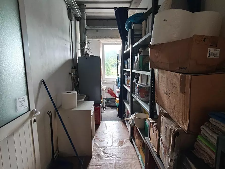 Immagine 6 di Capannone industriale in vendita  a Lucca