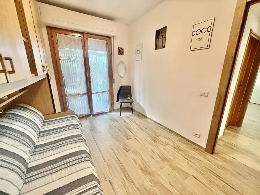 Immagine 11 di Appartamento in vendita  a Cecina