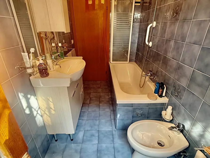 Immagine 15 di Appartamento in vendita  a Cecina