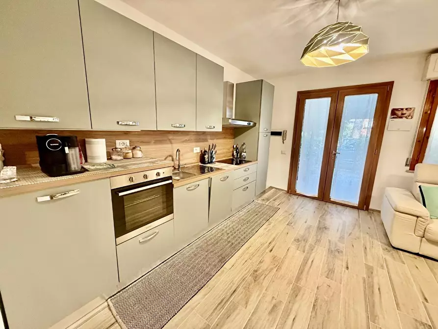 Immagine 3 di Appartamento in vendita  a Cecina