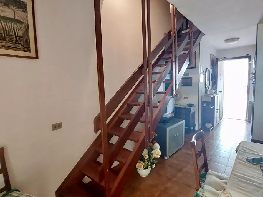 Immagine 12 di Appartamento in vendita  a Viareggio