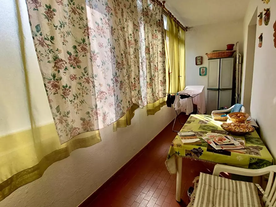 Immagine 11 di Appartamento in vendita  a Viareggio