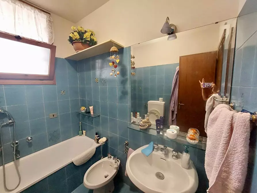 Immagine 4 di Appartamento in vendita  a Viareggio