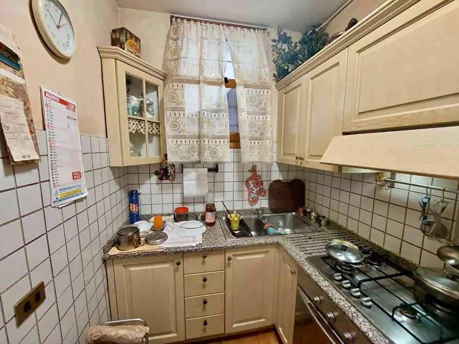 Immagine 2 di Appartamento in vendita  a Viareggio