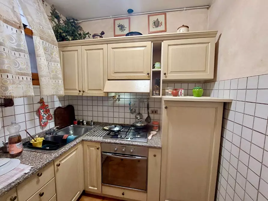 Immagine 1 di Appartamento in vendita  a Viareggio