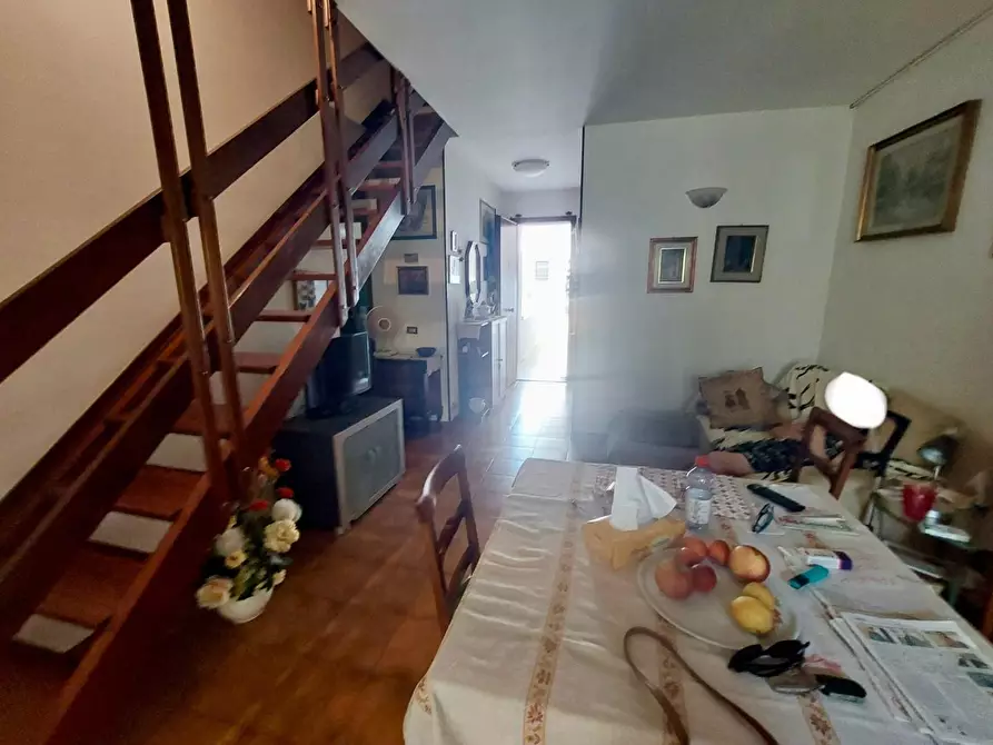 Immagine 21 di Appartamento in vendita  a Viareggio