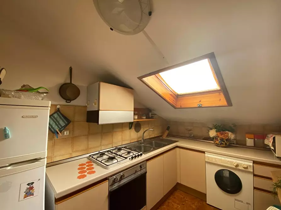 Immagine 5 di Appartamento in vendita  a Viareggio