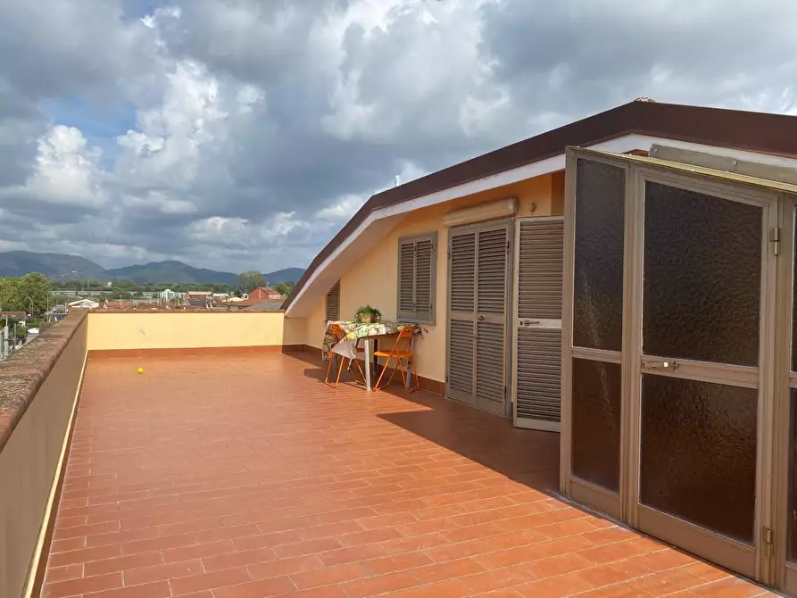 Immagine 27 di Appartamento in vendita  a Viareggio