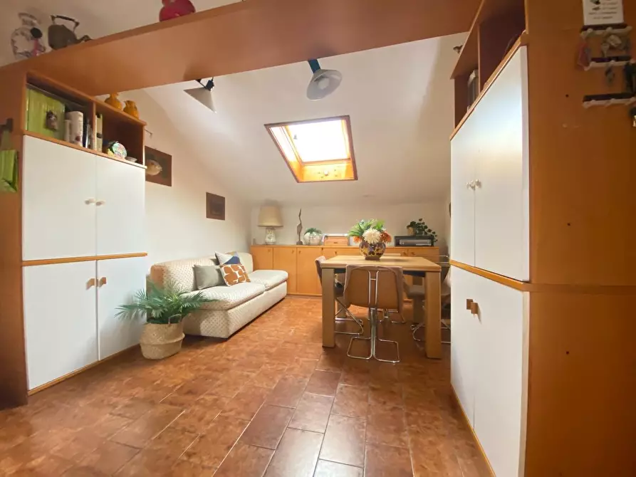 Immagine 2 di Appartamento in vendita  a Viareggio