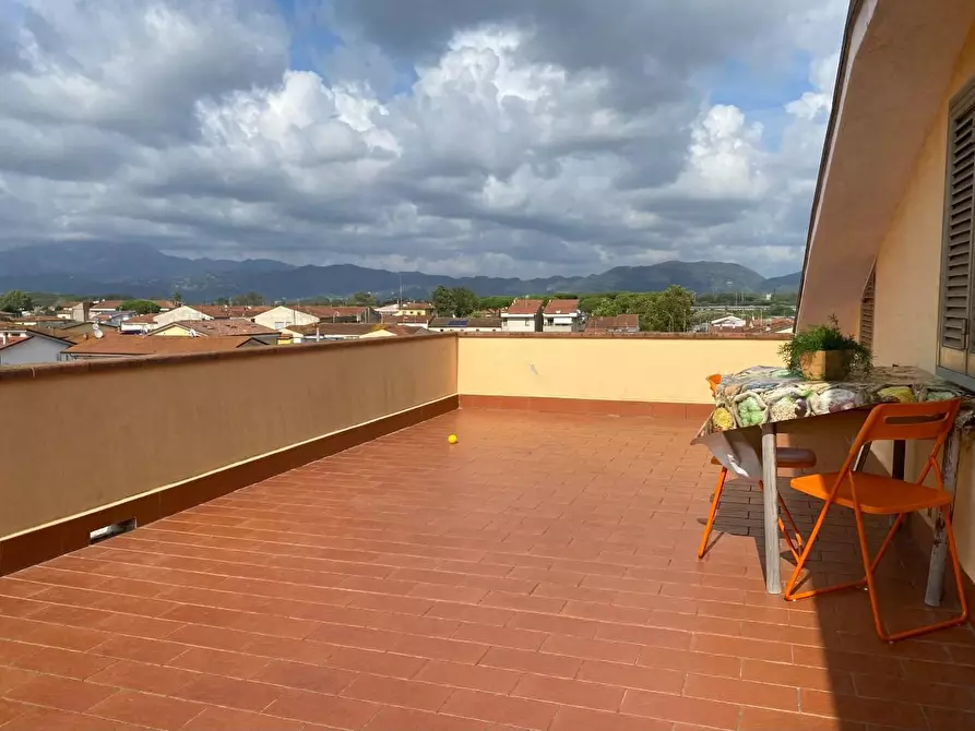 Immagine 34 di Appartamento in vendita  a Viareggio