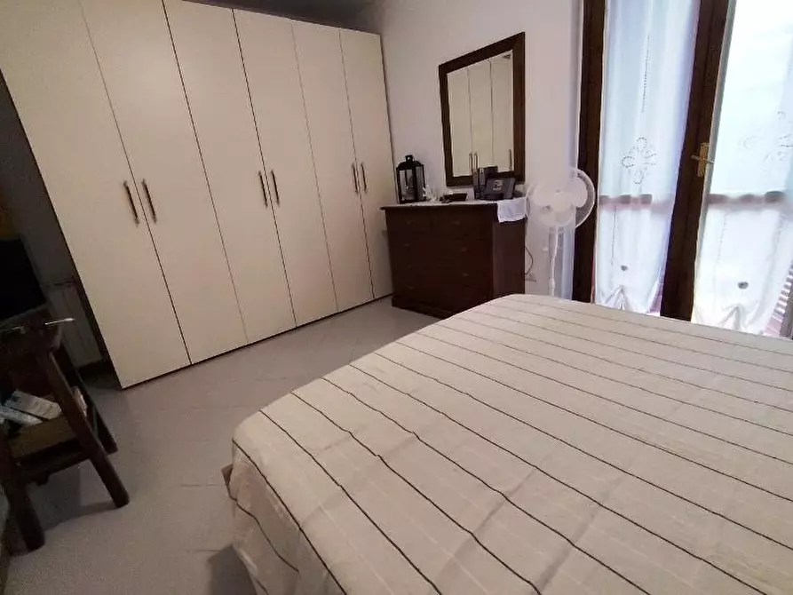 Immagine 16 di Appartamento in vendita  a Massa