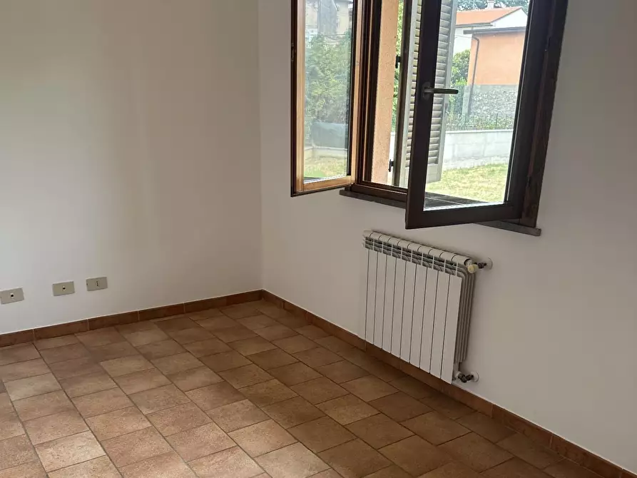 Immagine 4 di Casa bifamiliare in vendita  a Collesalvetti