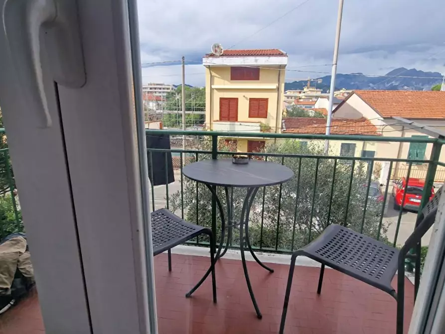 Immagine 9 di Appartamento in vendita  a Carrara