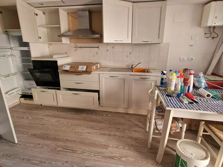 Immagine 21 di Appartamento in vendita  a Carrara