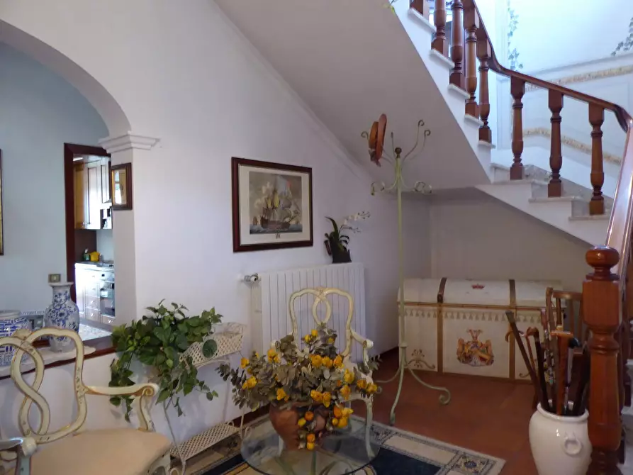 Immagine 10 di Villa in vendita  a Vecchiano