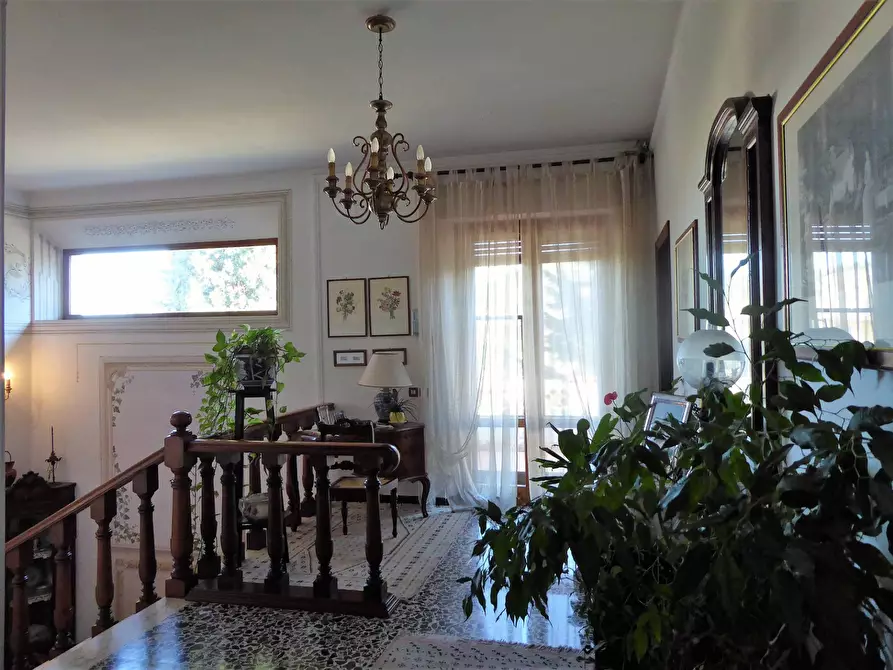 Immagine 20 di Villa in vendita  a Vecchiano