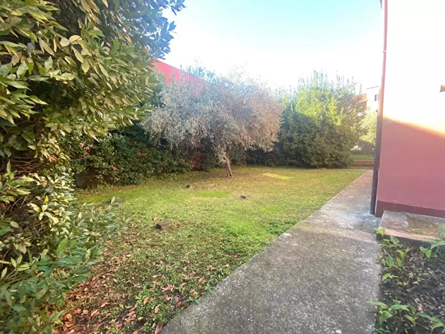 Immagine 9 di Casa indipendente in vendita  a Castelnuovo Magra