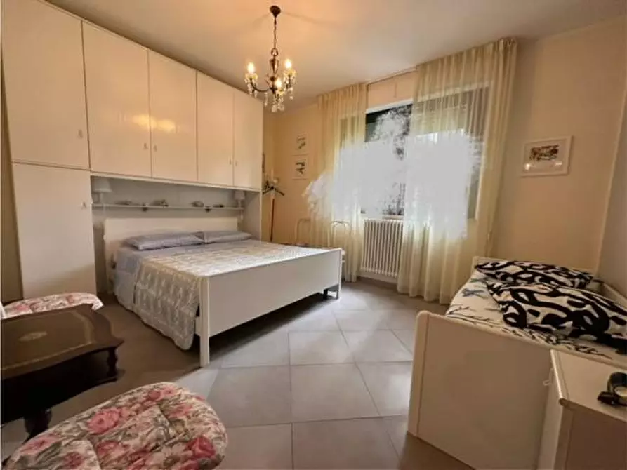 Immagine 22 di Appartamento in vendita  a Camaiore