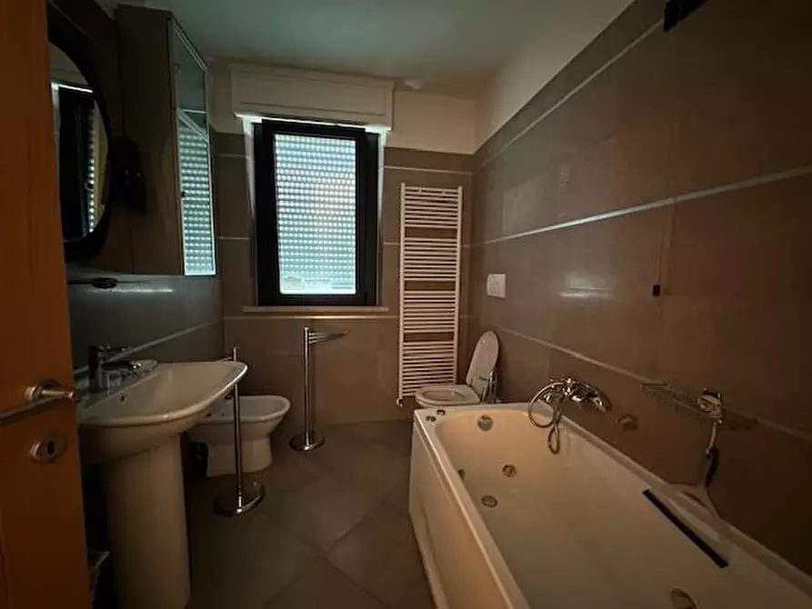 Immagine 23 di Appartamento in vendita  a Camaiore