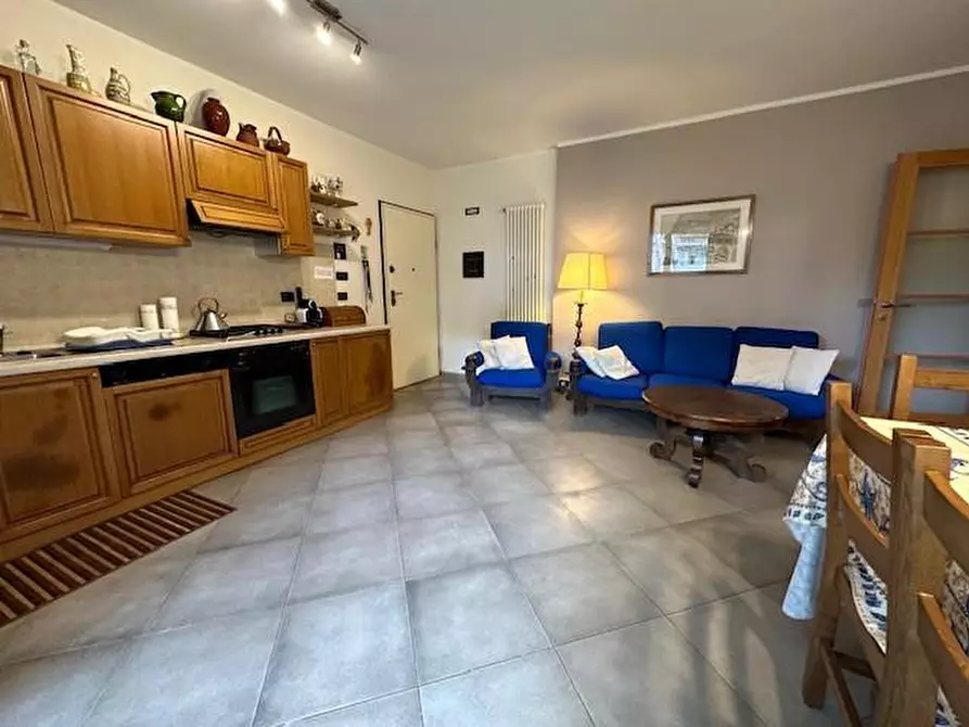 Immagine 4 di Appartamento in vendita  a Camaiore