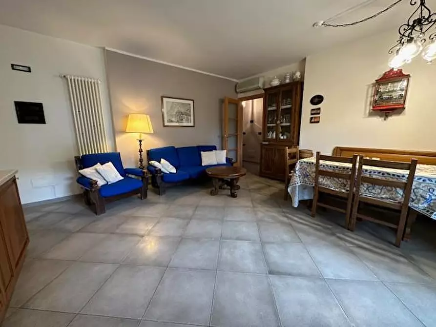 Immagine 5 di Appartamento in vendita  a Camaiore