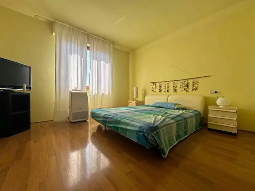 Immagine 14 di Mansarda in vendita  a Camaiore