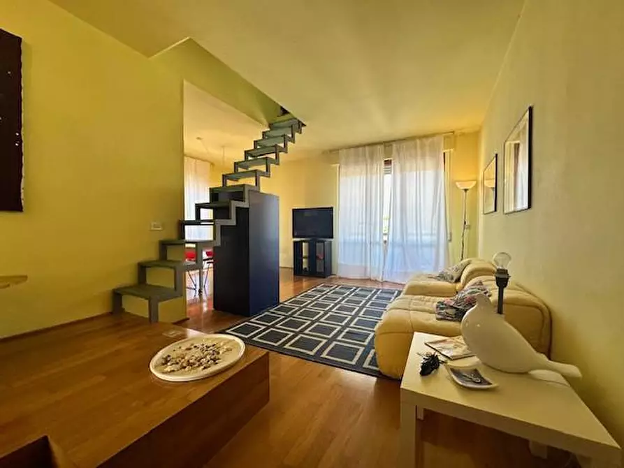 Immagine 7 di Mansarda in vendita  a Camaiore