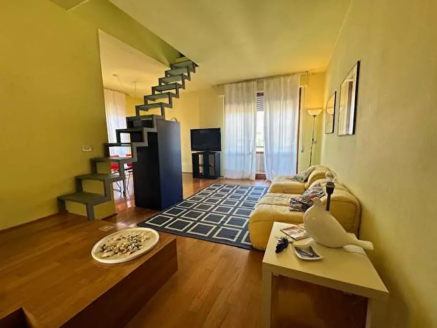 Immagine 37 di Mansarda in vendita  a Camaiore