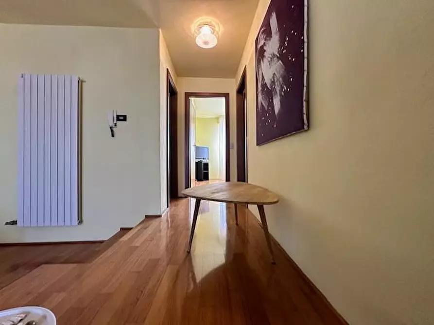 Immagine 13 di Mansarda in vendita  a Camaiore